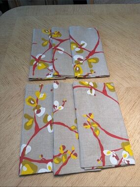 Crate & Barrel Camilla Napkin (6)